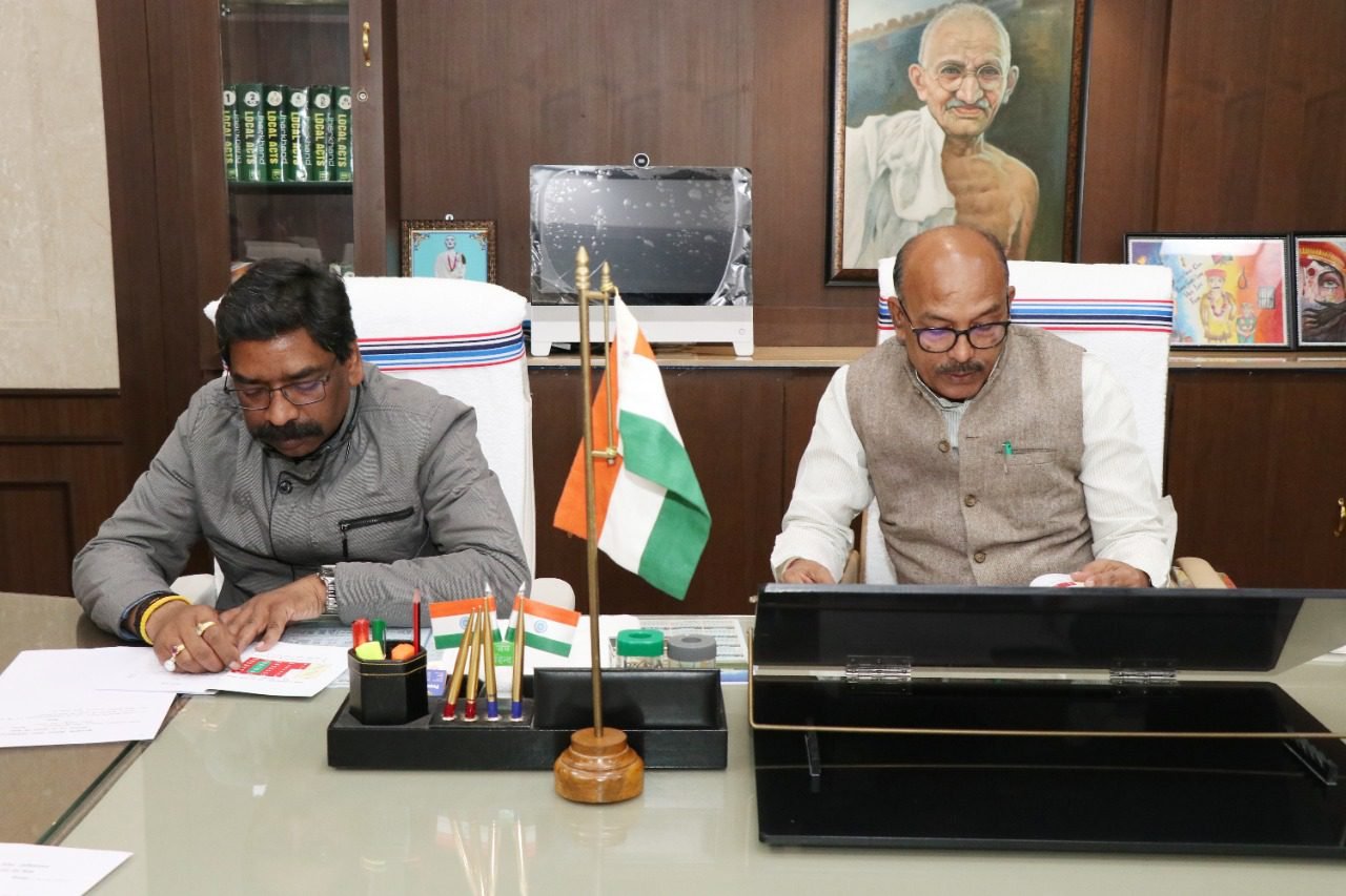 विधानसभा में बैठक, स्पीकर-सीएम हुए शामिल