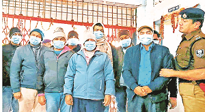 नेता की हत्या,विरोध में सड़क जाम, पत्थरबाजी