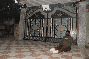 कलाम अंसारी के ऊपर हमला करवाने वाला मुंतजिर की गिरफ्तारी को लेकर मंत्री आवास पहुंचा पीड़ित