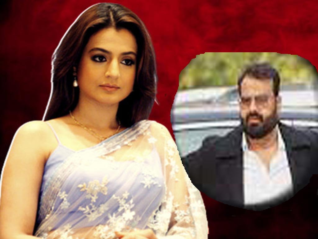 रांची सिविल कोर्ट ने अभिनेत्री अमीषा पटेल के खिलाफ जारी किया वारंट