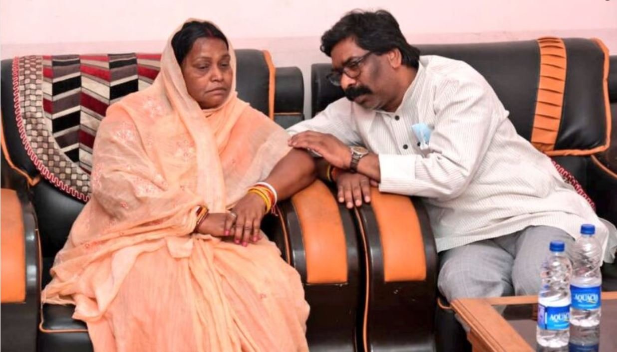 जगरनाथ महतो के निधन से उनकी पत्नी बेबी देवी को उपचुनाव में उतारा जा सकता है