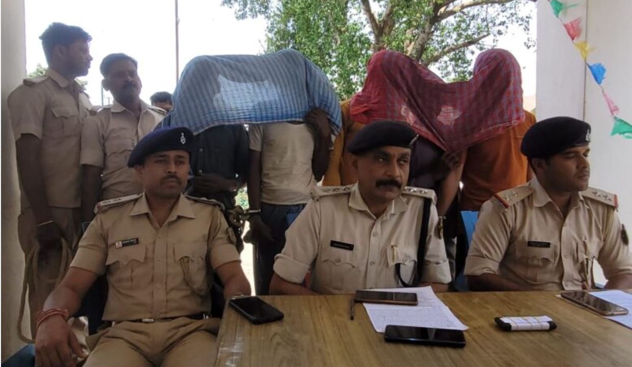 प्रेमी ने प्रेमिका से पीछा छुड़ाने के चक्कर में प्रेमिका की हत्या कर दी