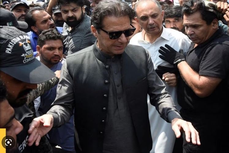 पूर्व पाक पीएम इमरान खान गिरफ्तार