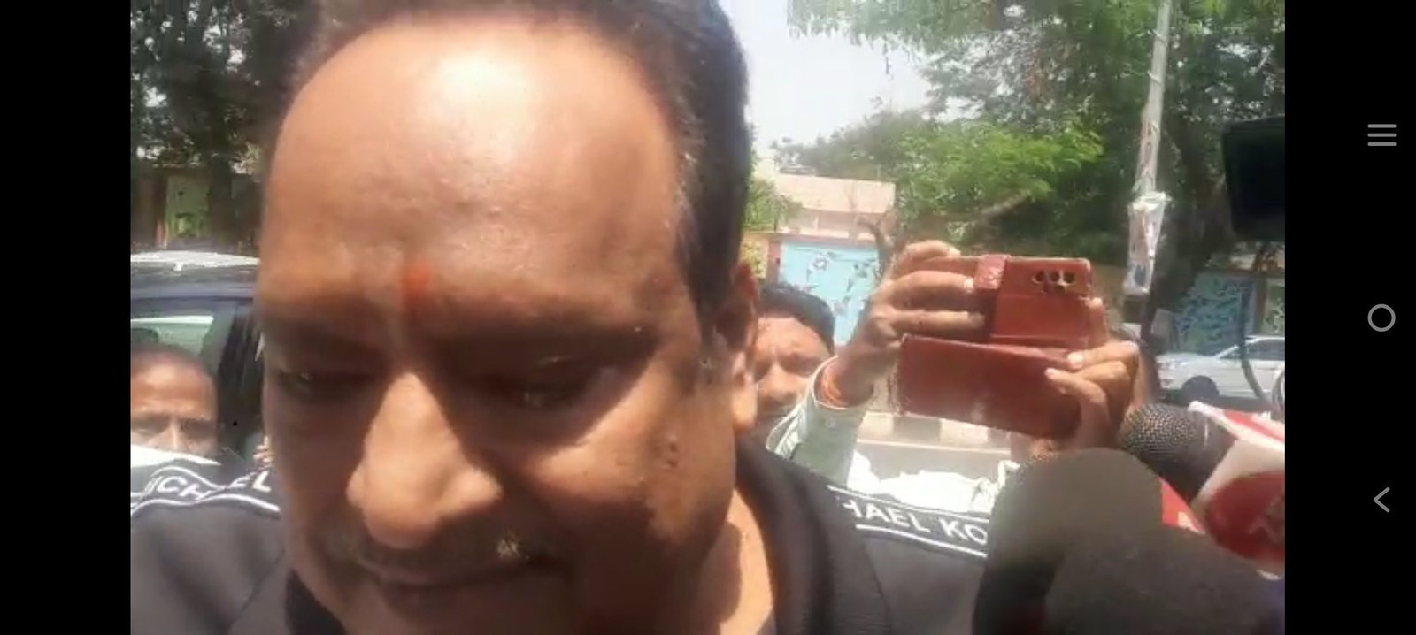 विष्णु अग्रवाल पहुंचे ईडी आफिस, देखें वीडियो …