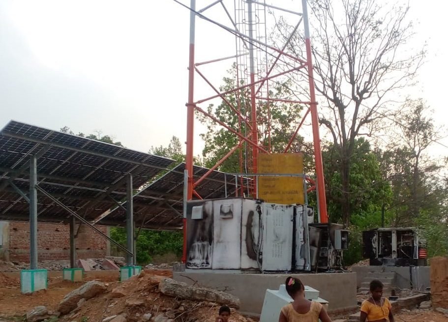 पाटुंग गांव में नक्सलियों ने उड़ाया मोबाइल टावर