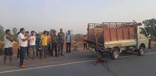 बलियापुर-गोविंदपुर रोड पर सड़क दुर्घटना में 7 युवक घायल