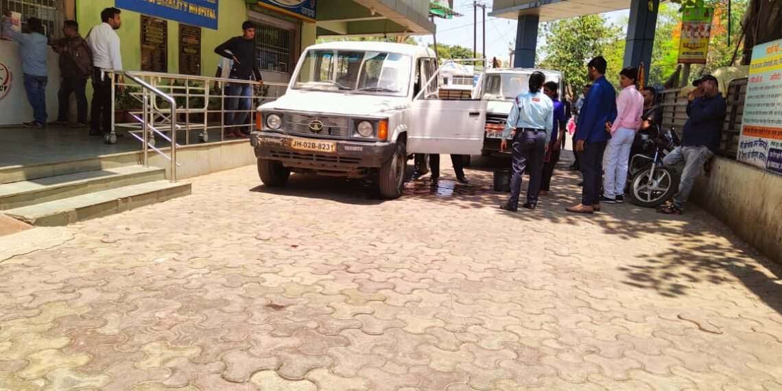 राज्यपाल के सुरक्षाकर्मी से हुई मिस फायरिंग, स्पेशल ब्रांच का कर्मी हुआ घायल