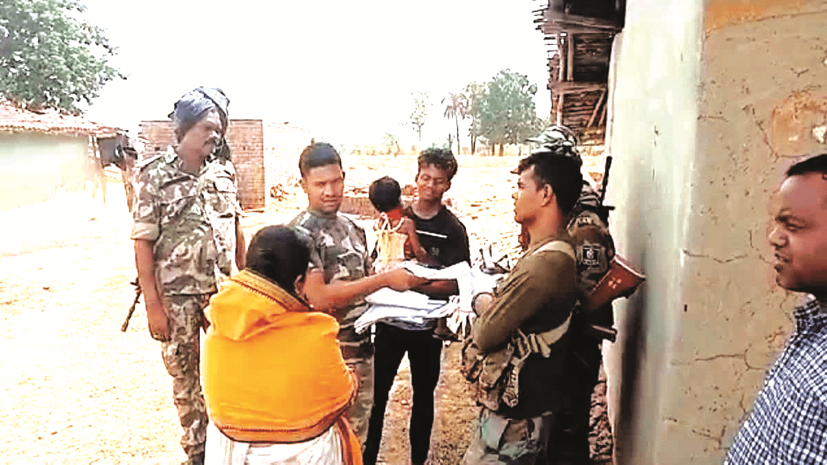 बेटी नींद से उठी तो देखी मां की लाश और पिता घर से गायब