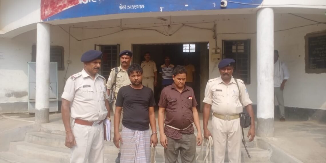 प्रतिबंधित सिरप के साथ फर्जी डॉक्टर समेत दो गिरफ्तार