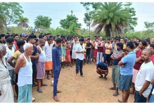 फर्नीचर दुकानदार की पत्थर से कूचकर हत्या, झरिया बगान के पास मिला शव