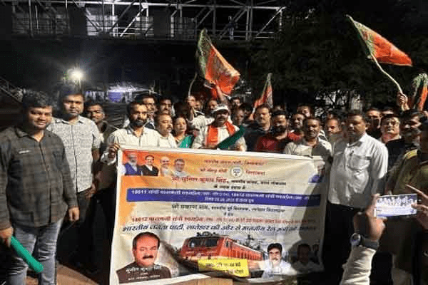 वाराणसी-रांची इंटरसिटी एक्सप्रेस का शुरू हुआ लातेहार में ठहराव