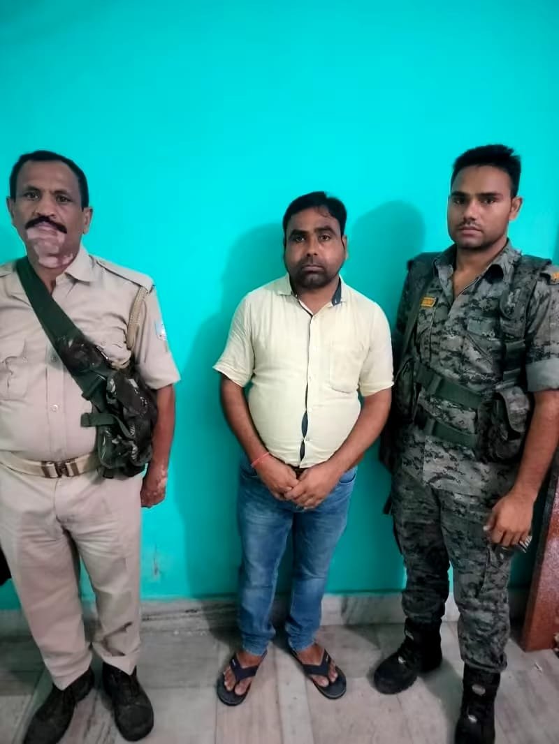 हजारीबाग : मनरेगा जेई सुशील कुमार 10 हजार रूपये घूस लेते एसीबी की टीम ने रंगे हाथ किया गिरफ्तार