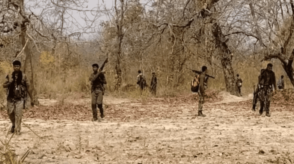 नक्सलियों ने किया IED ब्लास्ट, 9 से ज्यादा सुरक्षाबलों की मौत