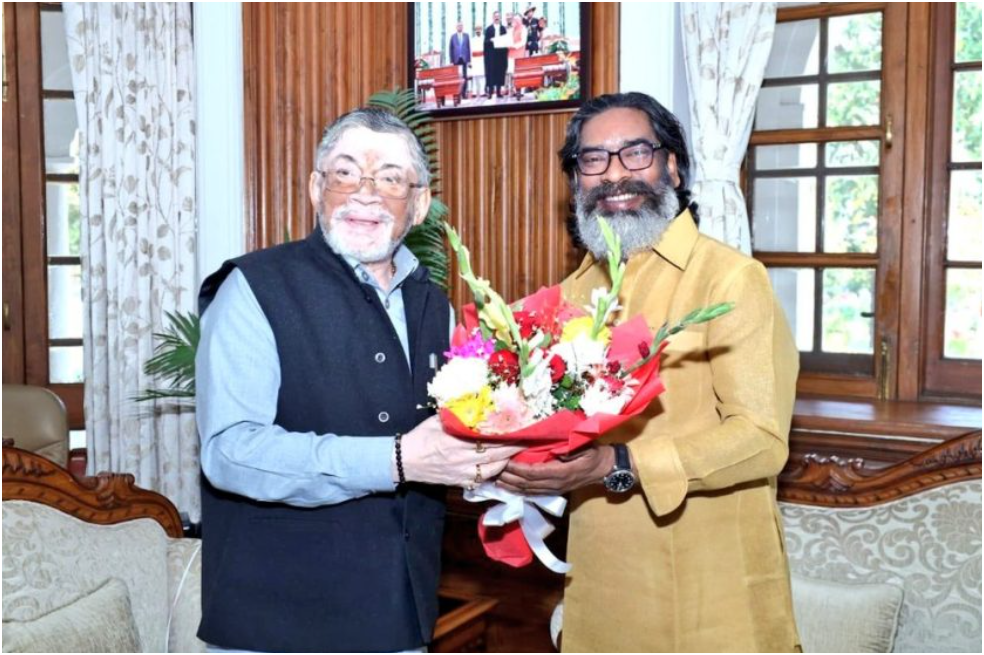 सीएम हेमंत सोरेन ने राज्यपाल संतोष गंगवार से की मुलाकात