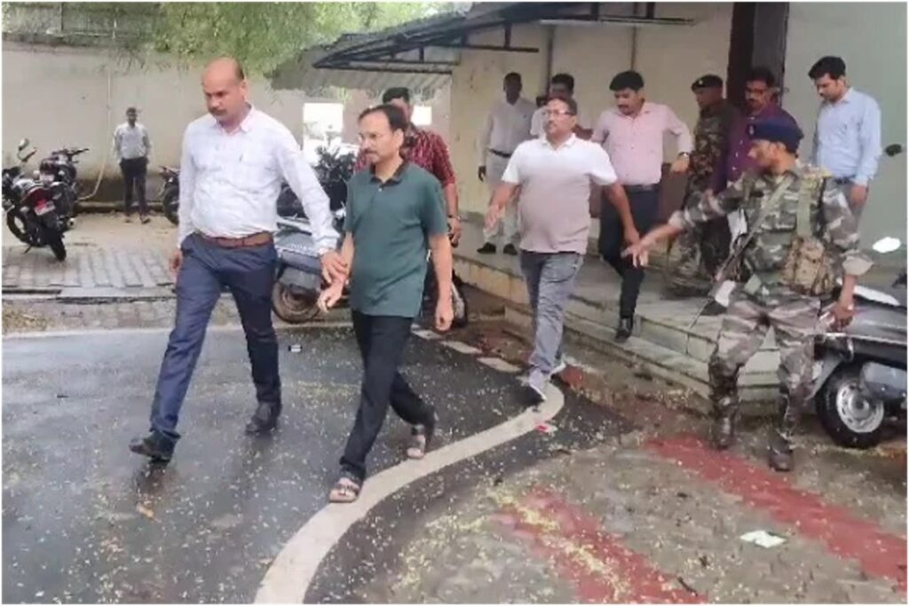 vinay kumar chaubey news, झारखंड भ्रष्टाचार केस, liquor scam jharkhand, acb arrests ias officer, jharkhand liquor policy, vinay chaubey acb raid, liquor syndicate scam, IAS विनय चौबे गिरफ्तार, vinay kumar chaubey arrested, liquor scam jharkhand, झारखंड शराब घोटाला, ACB raid IAS officer, vinay chaubey news today, Jharkhand IAS officer arrested, भ्रष्टाचार में गिरफ्तारी झारखंड, IAS arrest news, acb action on ias officer, new liquor policy scam, vinay chaubey acb inquiry, झारखंड की नई शराब नीति, liquor syndicate scam jharkhand, ias vinay chaubey corruption case, vinay chaudhary arrest case, ACB jharkhand latest news, ias officer jail ranchi, Jharkhand scam 2025, भ्रष्टाचार घोटाला झारखंड