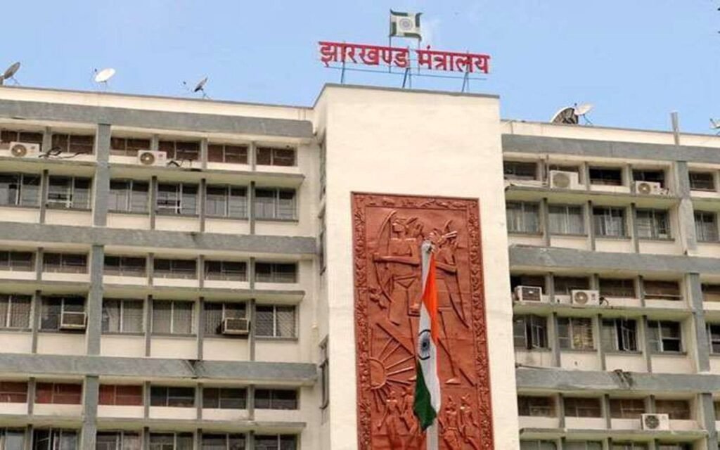 झारखंड में पुलिस-प्रशासनिक सेवा के 108 अधिकारियों को 2 महीने से पोस्टिंग का इंतजार, बिना काम के ही हो रहा वेतन भुगतान