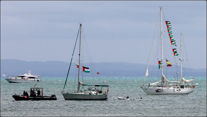 गाज़ा बंधन तोड़ने वाले कार्यकर्ताओं पर ड्रोन हमले में कई नावें damaged हुईं