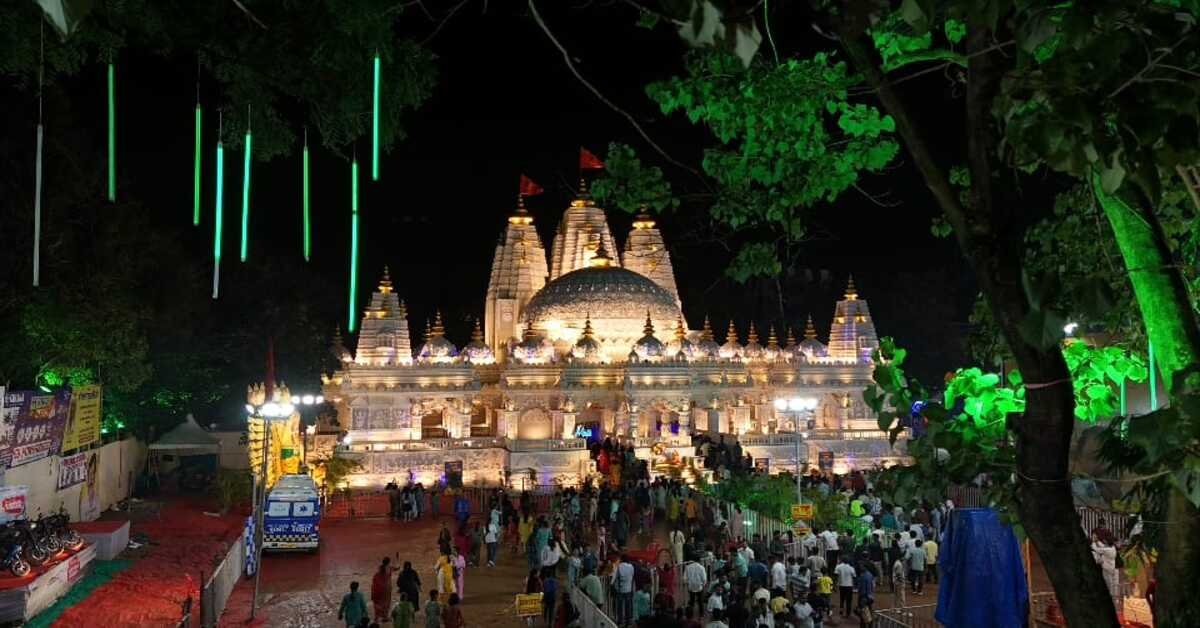 रांची दुर्गा पूजा: मां दुर्गा की भक्ति में रंगा रांची, देखें प्रमुख पंडालों की छवियाँ।