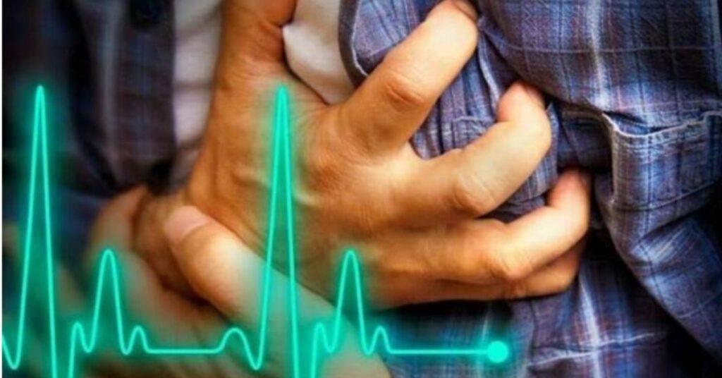 CRPF Jawan Dies : कैंप में CRPF जवान की संदिग्ध हालात में मौत, हृदयाघात की आशंका : Saranda Forest