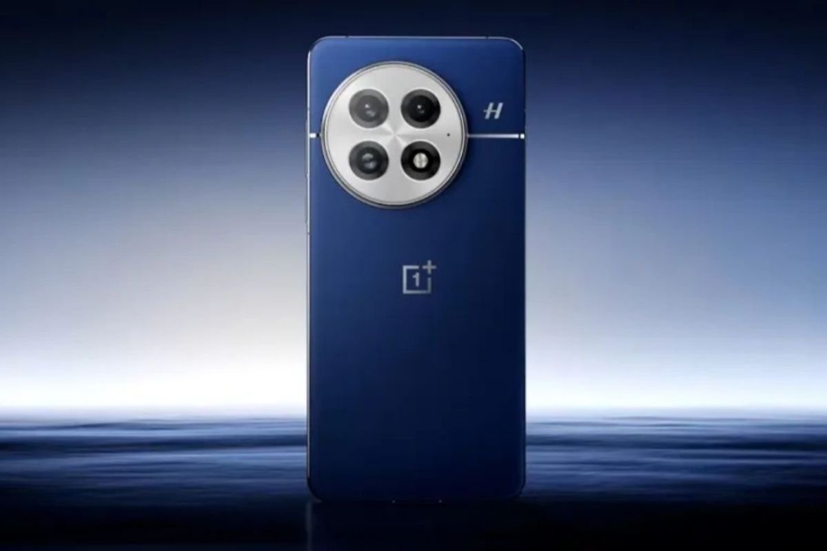 OnePlus 15 के लॉन्च से OnePlus 13 की कीमत में भारी गिरावट