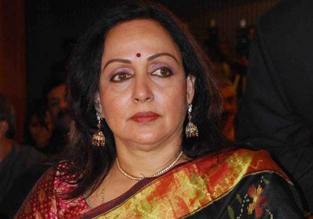 बॉलीवुड में Sunny Deol और Bobby के प्रति बढ़ा Hema Malini का समर्थन