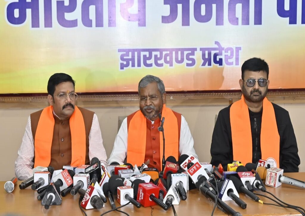 RANCHI :  अनुराग गुप्ता को आखिर 2 साल तक सस्पेंड रखने के बाद डीजीपी का  पद क्यों दिया गया : बाबूलाल