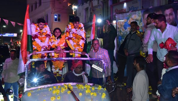 इंदौर के खिलाड़ियों ने दुबई में भारत की जीत की झंडी लहराई