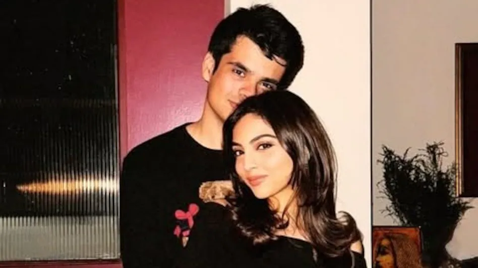 प्रियंका वाड्रा के बेटे रेहान ने गर्लफ्रेंड अवीवा बेग से की सगाई