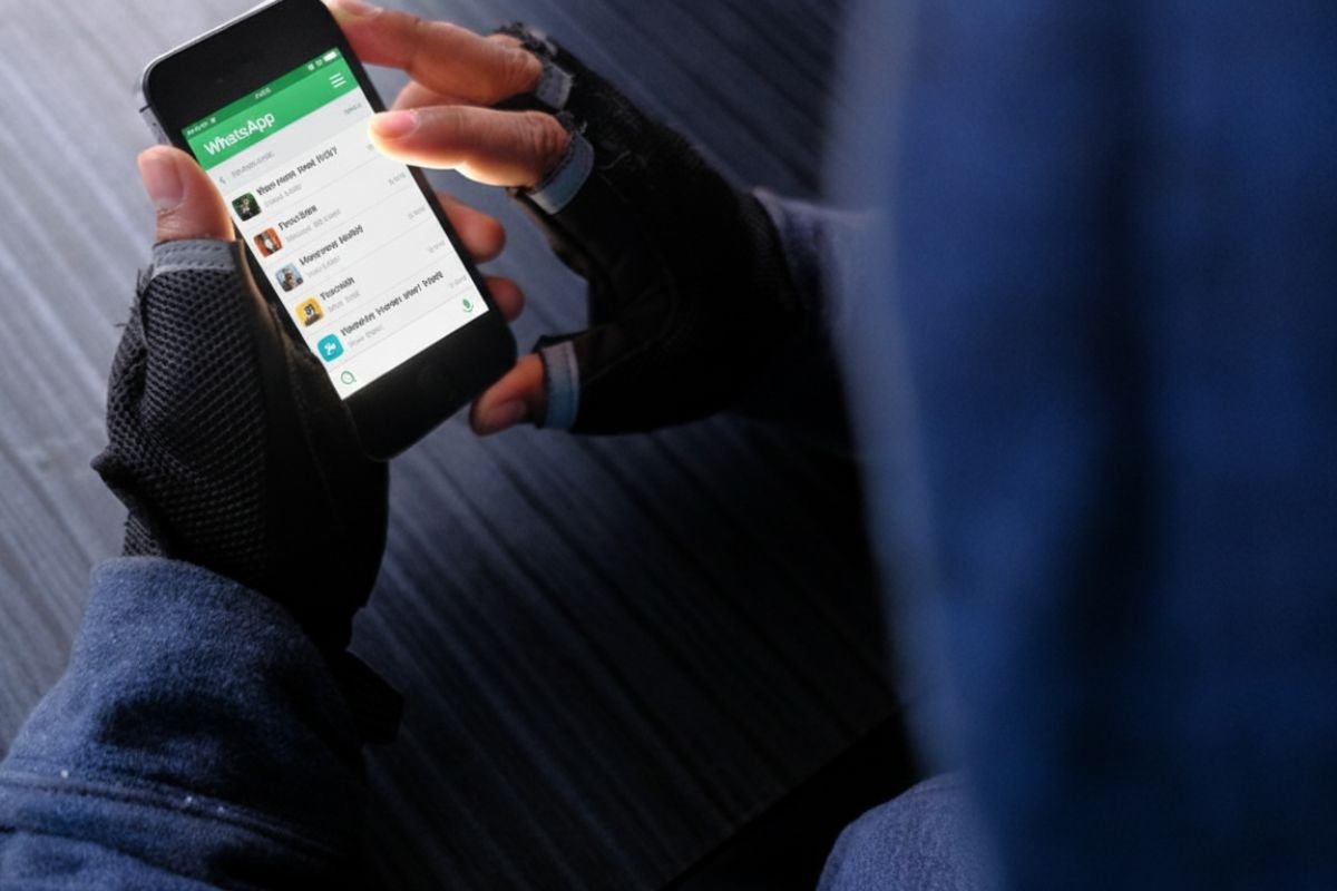 वॉट्सऐप पर नए साल की बधाइयाँ हो सकती हैं स्कैम, सुरक्षित रहने के तरीके जानें