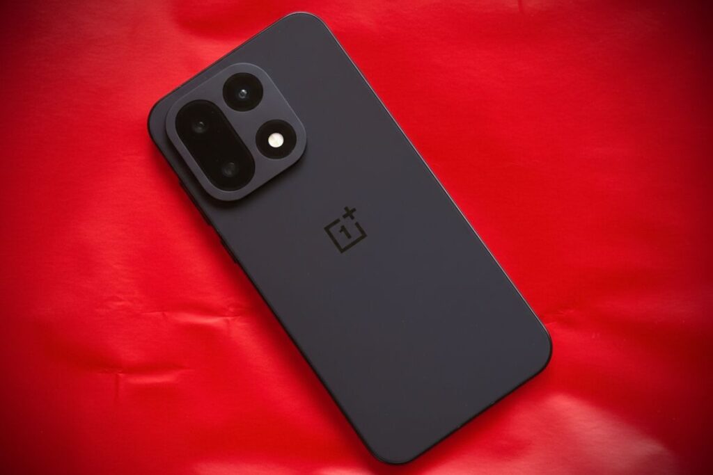 OnePlus 15 का कैमरा भी फीका पड़ जाएगा इन 5 Android फोन्स के आगे, लिस्ट में Realme और iQOO भी शामिल