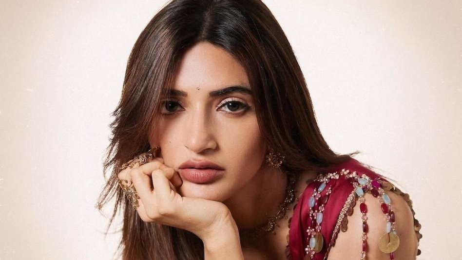 एक्ट्रेस की बाथरूम सेल्फी हुई वायरल, असली या नकली? उन्होंने कहा