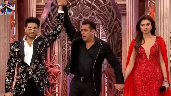 बिग बॉस 19 में गौरव खन्ना बने विजेता, फरहाना भट्ट दूसरे स्थान पर