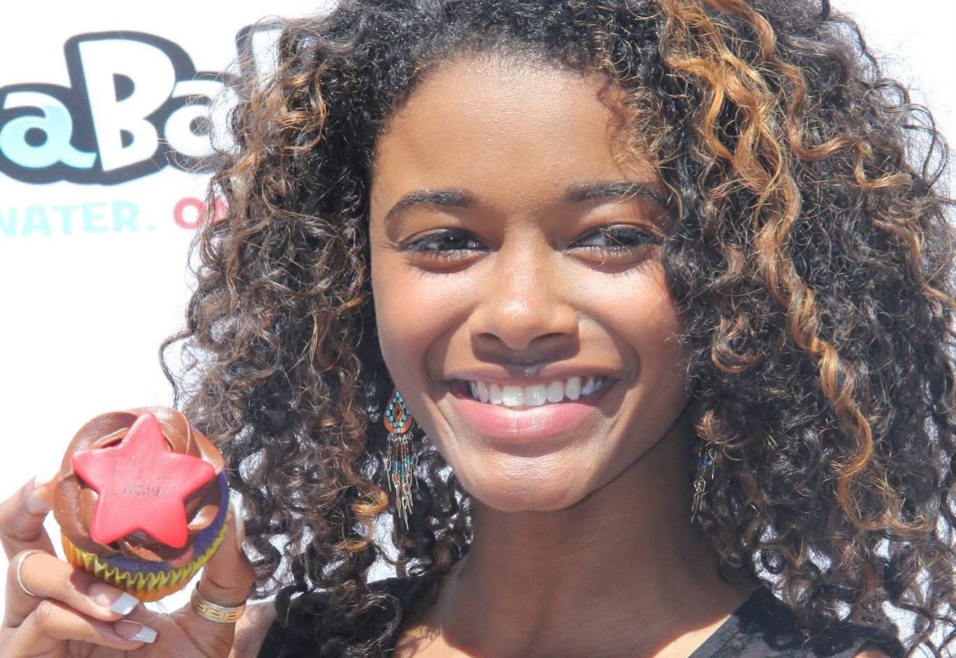 25 वर्षीय चर्चित अभिनेत्री का हुआ दुखद निधन, प्रेमी पर हत्या का आरोप