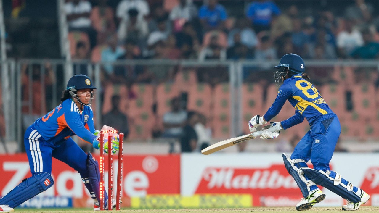 IND W vs SL W: श्रीलंका के खिलाफ भारत ने लगाया जीत का चौका, मंधाना-शेफाली की तूफानी पारी | India beat Sri Lanka in the fourth T20