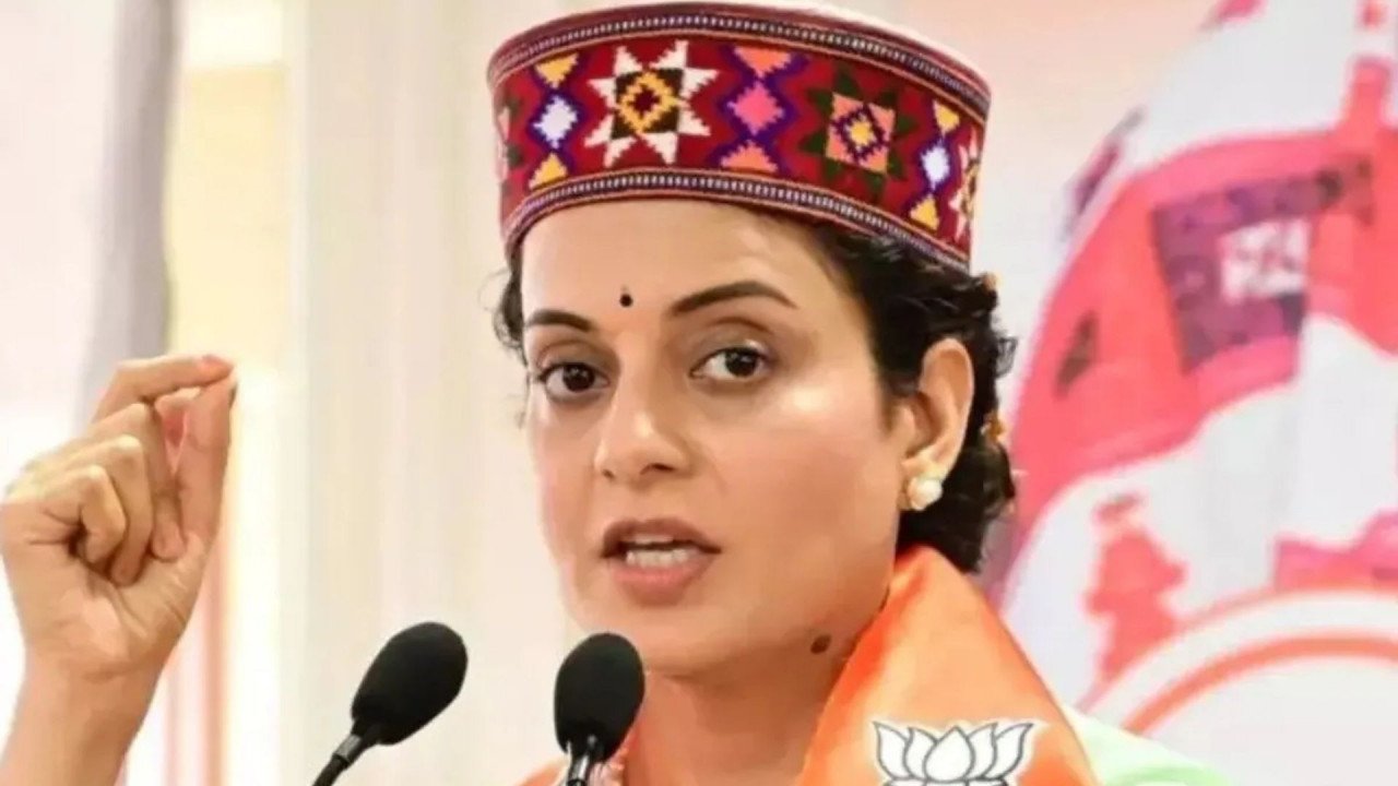 'मैंने वाराणसी की सड़क पर कूड़ा नहीं फेंका...', गंदगी फैलाने को लेकर घिरीं कंगना रनौत ने पेश किए सबूत | Kangana Ranaut denied the claims of littering on the street