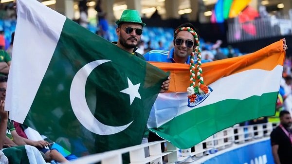 पाकिस्तानी खिलाड़ी ने भारतीय जर्सी पहनकर किया प्रदर्शन,हर जगह चर्चा का विषय