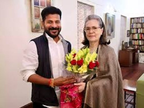 तेलंगाना के मुख्यमंत्री ने सोनिया गांधी को क्रिसमस के लिए श्रेय दिया, भाजपा ने प्रतिक्रिया दी