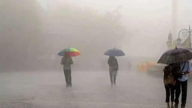 बिहार में मौसम ने ली करवट, 15 जिलों में आंधी-बारिश का अलर्ट, 4 डिग्री तक गिरेगा पारा