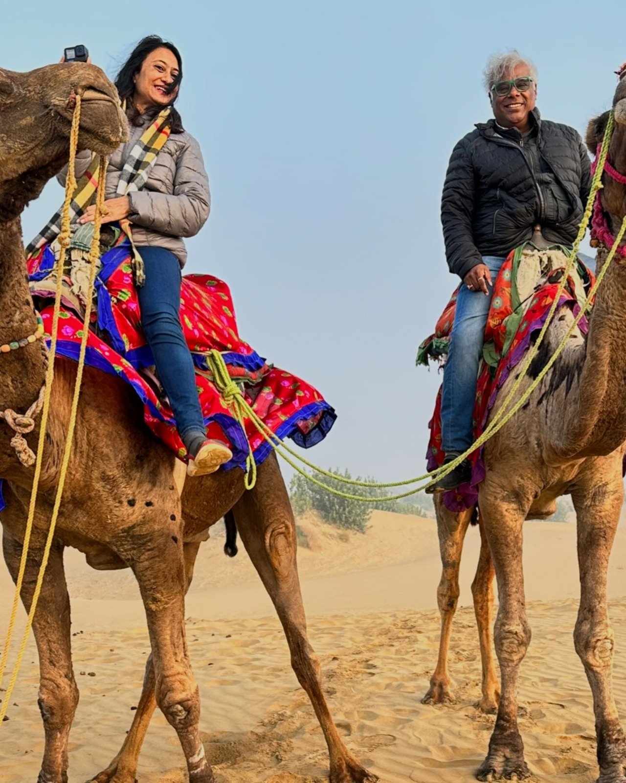 बॉलीवुड के प्रसिद्ध अभिनेता की कार दुर्घटना, पत्नी की स्थिति गंभीर