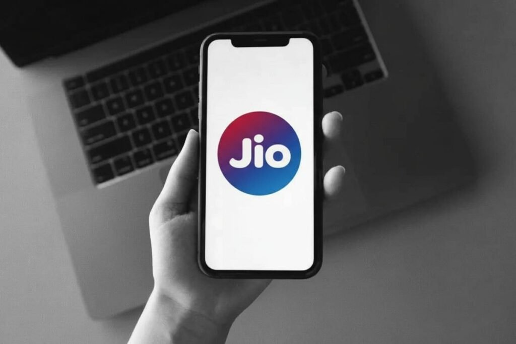एंटरटेनमेंट लवर्स के लिए Jio के तीन खास प्लान्स, भर-भर कर मिलते हैं OTT ऐप्स, चेक करें कीमत