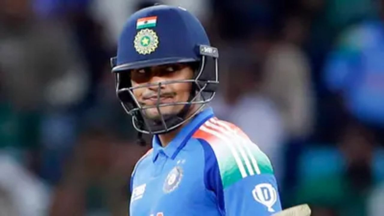 शुभमन गिल की वापसी पर 11 रन बनाकर फ्लॉप प्रदर्शन, फैंस का ट्विटर पर विरोध