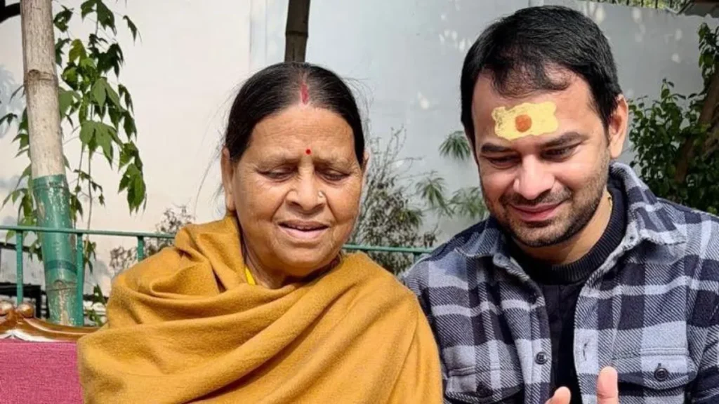 राबड़ी देवी के जन्मदिन पर बेटे तेजप्रताप ने किया भावुक पोस्ट, लिखा-जब बुरा वक्त था तब भी मेरे साथ खड़ी थी, आप मेरी सबसे बड़ी प्रेरणा