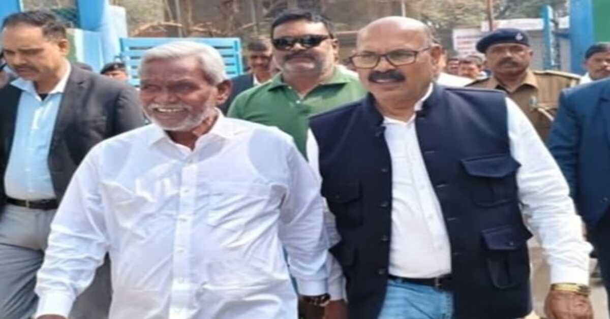 चाईबासा समाचार: पूर्व CM चंपई सोरेन समेत तीन आरोपियों पर विस्फोटक सामग्री के मामले में कोर्ट ने आरोप तय किए, ट्रायल होगा शुरू।