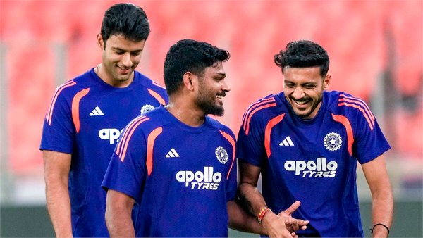 जिम्बाब्वे के खिलाफ टीम इंडिया की प्लेइंग 11 में अक्षर-सैमसन शामिल, कौन खिलाड़ी बाहर?