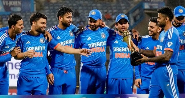 ईशान किशन का शानदार प्रदर्शन, सूर्यकुमार यादव ने किया नेतृत्व कायम