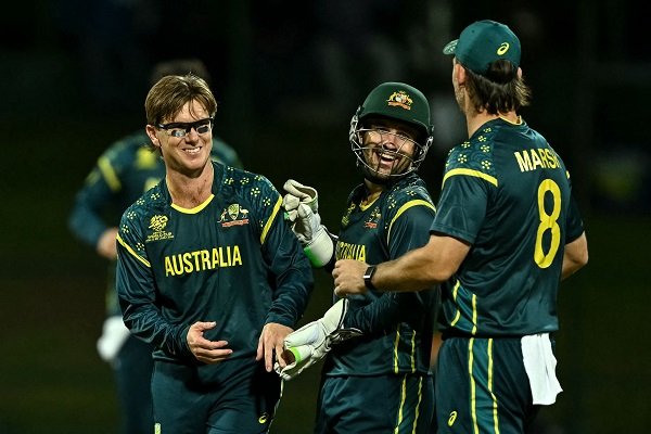 विराट कोहली का पास, क्रिस गेल को छोड़ा पीछे