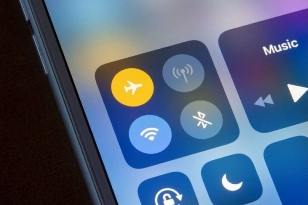 Bluetooth और WiFi हमेशा ऑन रखने से क्या बैटरी जल्दी खत्म होती है? जानें सच्चाई