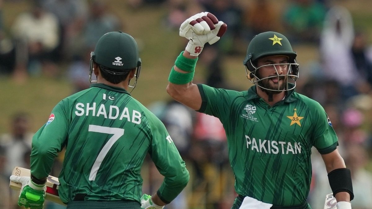 टी20 विश्व कप में पाकिस्तान ने नामीबिया को 102 रनों से हराया, सुपर-8 में प्रवेश