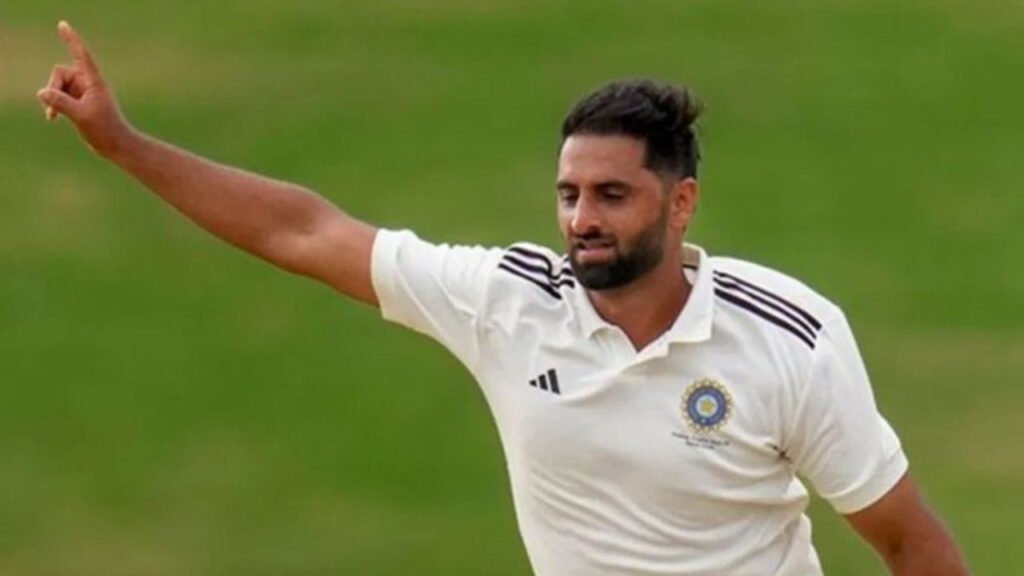Ranji Trophy Final: आकिब नबी की कातिलाना गेंदबाजी, वीडियो में देखें कैसे केएल राहुल को निपटाया? |  Ranji Trophy Final Auqib Nabi wicket KL Rahul watch video Karnataka Vs Jammu And Kashmir