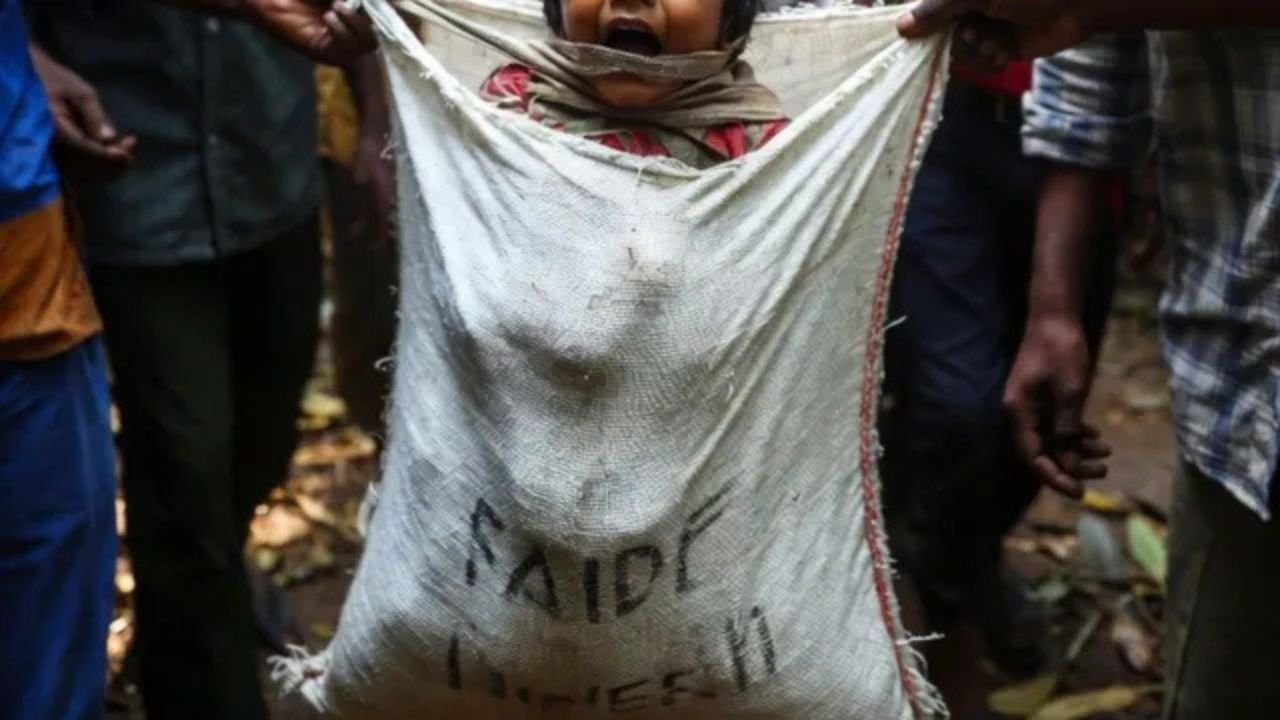 2 साल के बच्चे को बोरे में बंद कर चोर ने जंगल में फेंका, ऐसा बचाई गई जान